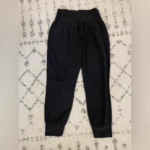 Athleta Salutation Jogger - Small Petite (black)